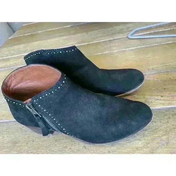 Lucky Brand Women's Sz 8 Benna Black Studded Suede Ankle Boots Bootie - Picture 2 of 11